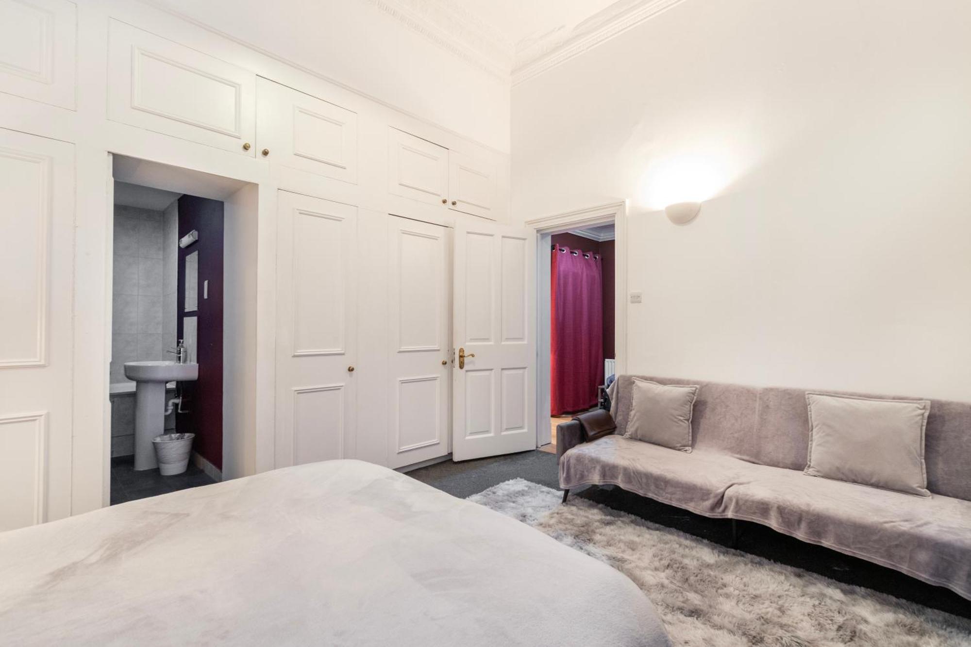 Апартаменты Harrods Flats Лондон Экстерьер фото